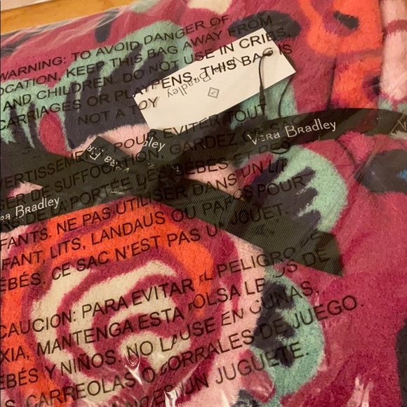 Vera Bradley Bloom Berry throw blanket - Picture 2 of 4